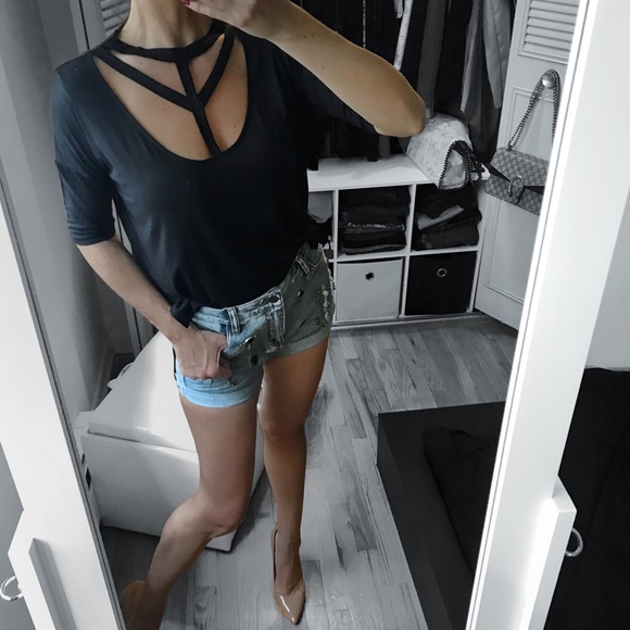 LAST 2✨Black Strap Detail Front Top - Picture 3 of 5